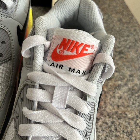 Nike Air Max 90 Size 4Y / Women Size 5.5 Grey Gradient Cassette DR8924-001 Shoes - Picture 5 of 8